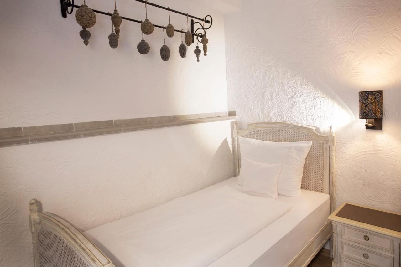 Hotel Huettenmuehle Hillscheid ภายนอก รูปภาพ