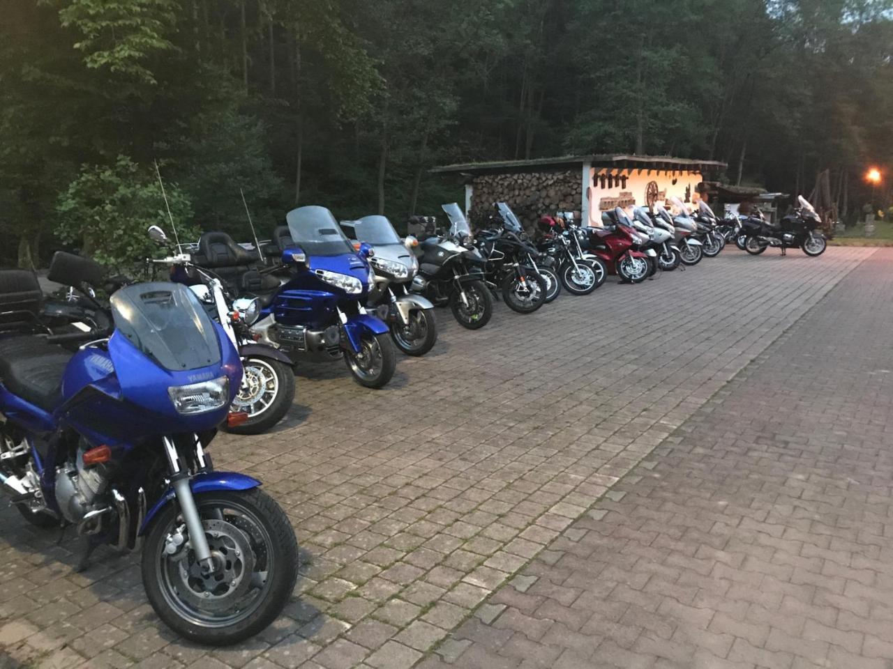 Hotel Huettenmuehle Hillscheid ภายนอก รูปภาพ